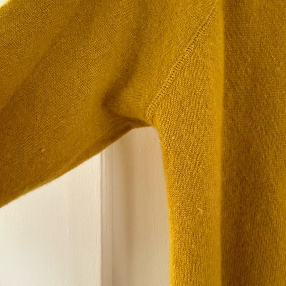 Quince Golden Women's Cashmere Crew Neck Sweater - Picture 3 of 4